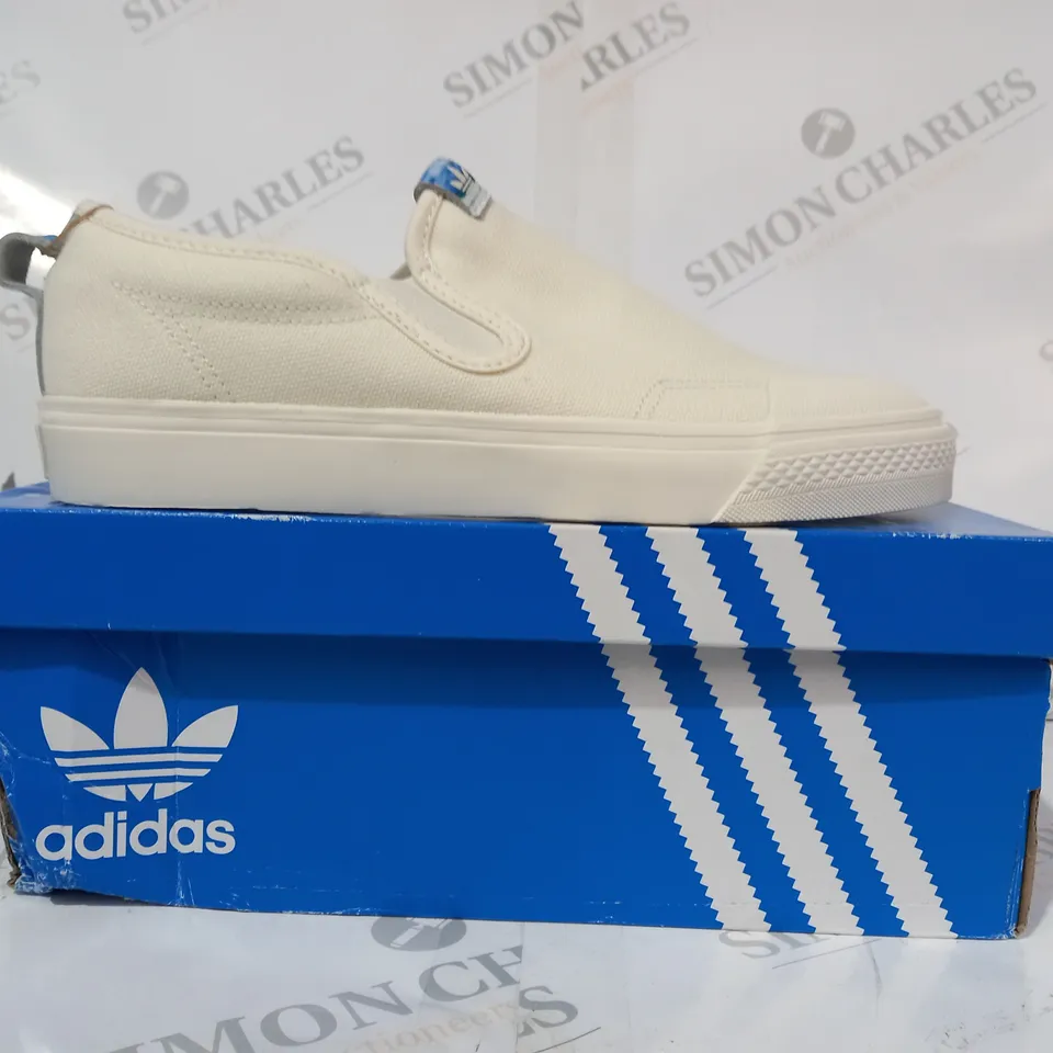 BOXED PAIR OF ADIDAS NIZZA SLIP-ON SHOES IN CREAM UK SIZE 6