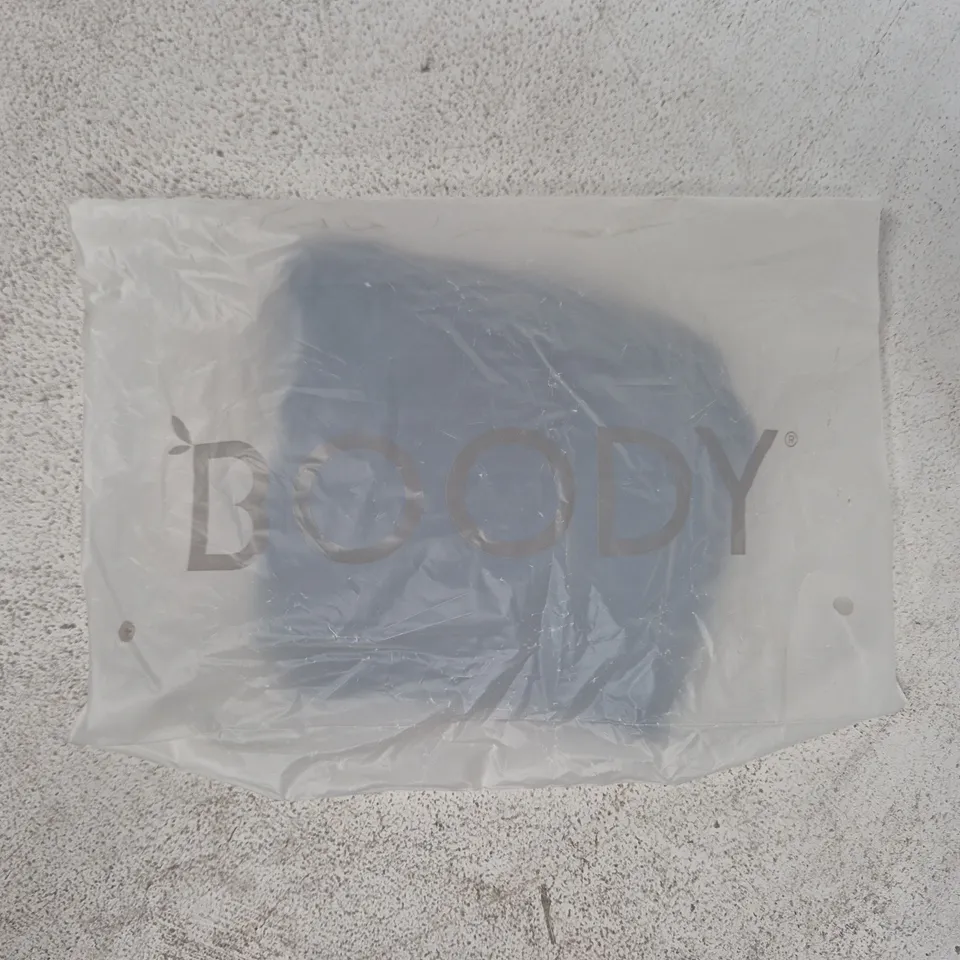 BAGGED BOODY FULL BUST WIRELESS BRA IN BLACK SIZE XS