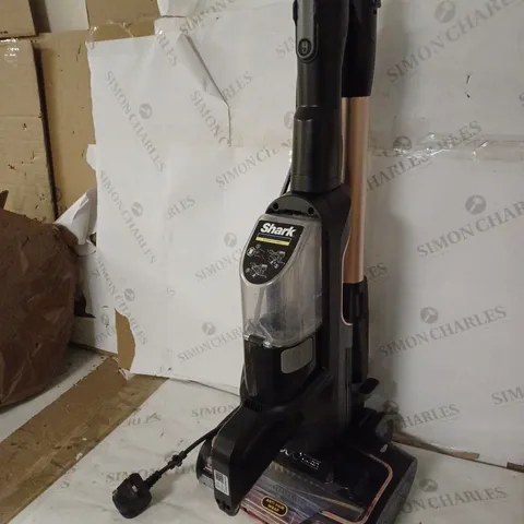 SHARK CORDED STICK VACUUM HZ500UKT