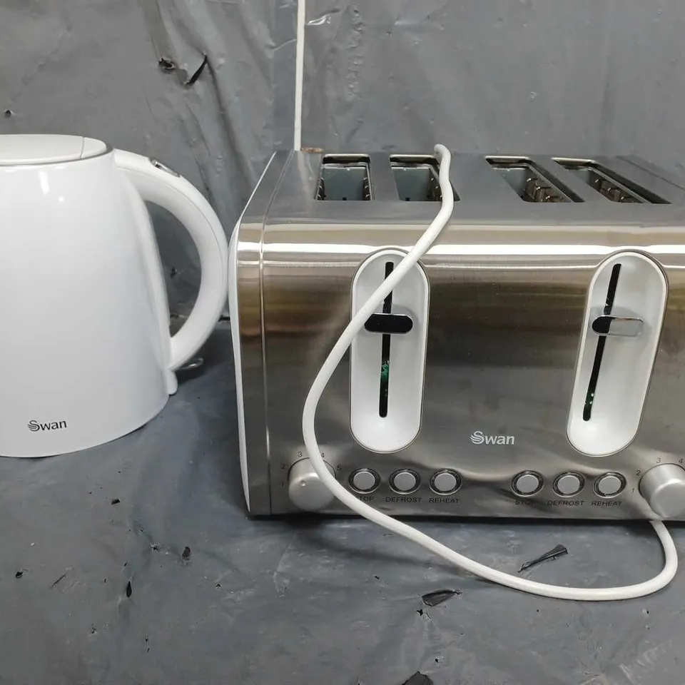 BOXED SWAN TOASTER 4-SLICE & KETTLE COMBO IN WHITE RRP £49.99