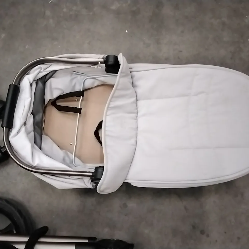 BOXED MAMAS & PAPAS PRAM