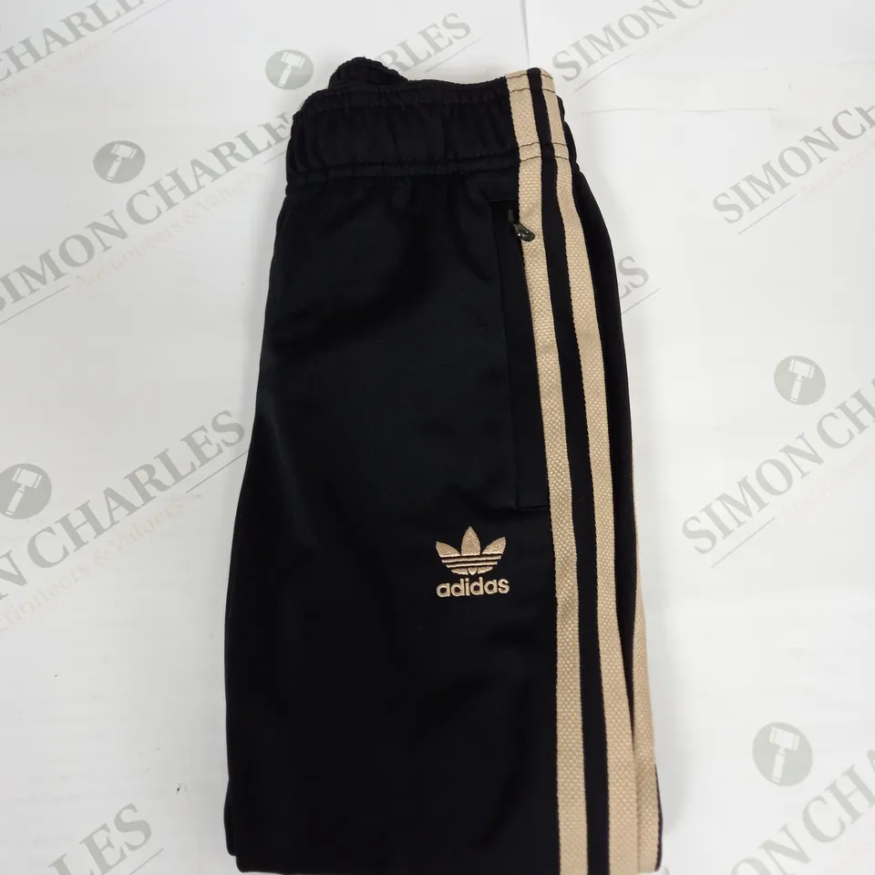 ADIDAS ORIGINAL STRIPED TRACKSUIT BOTTOMS SIZE 5-6 YEARS