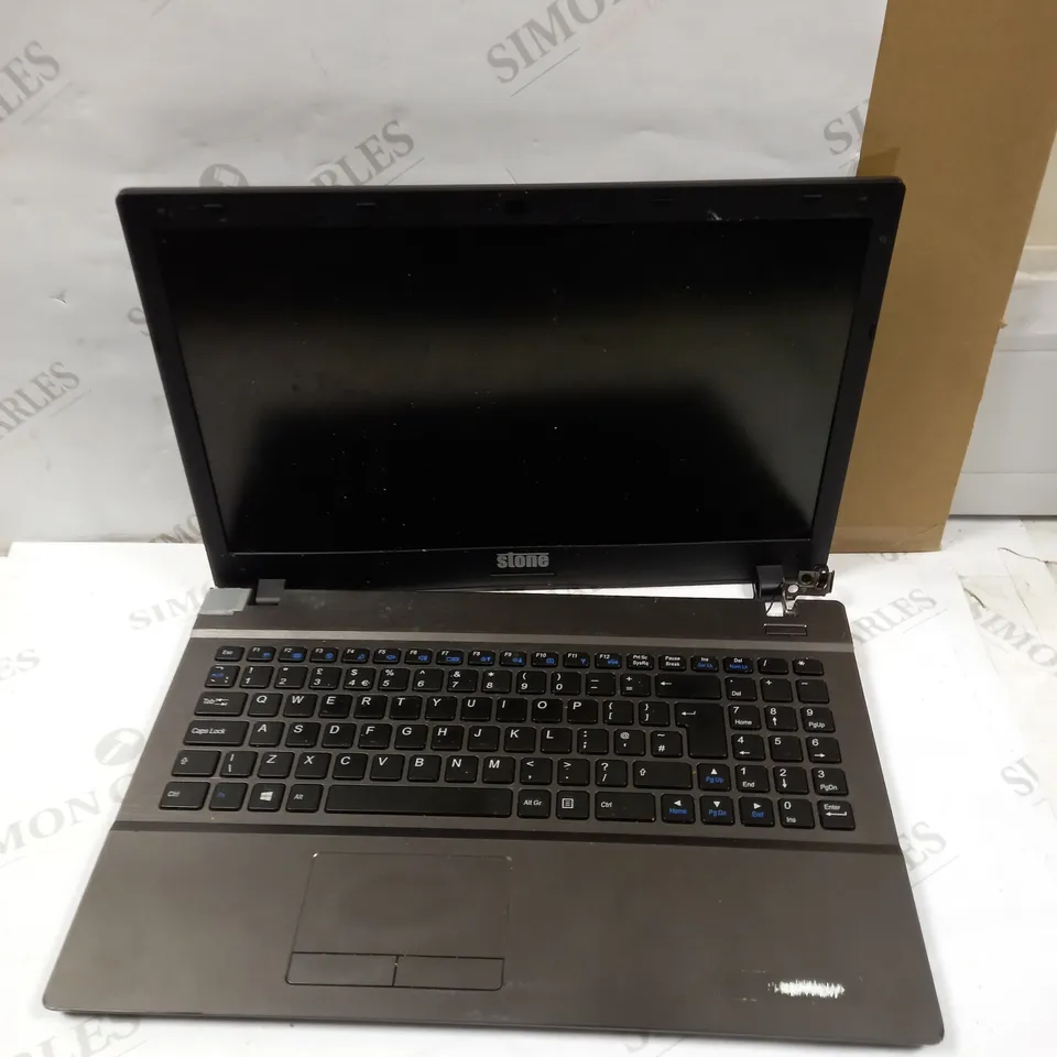 LOT OF 3 DAMAGED STONE LAPTOPS TO INCLUDE 2 STONE NT310, 1 STONE NT310-H