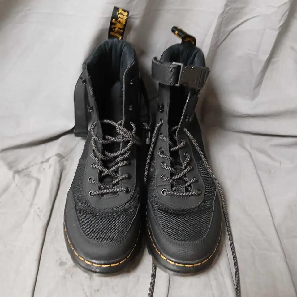DR. MARTENS COMBS TECH AW501 BOOTS – UK 8 (EU 42)