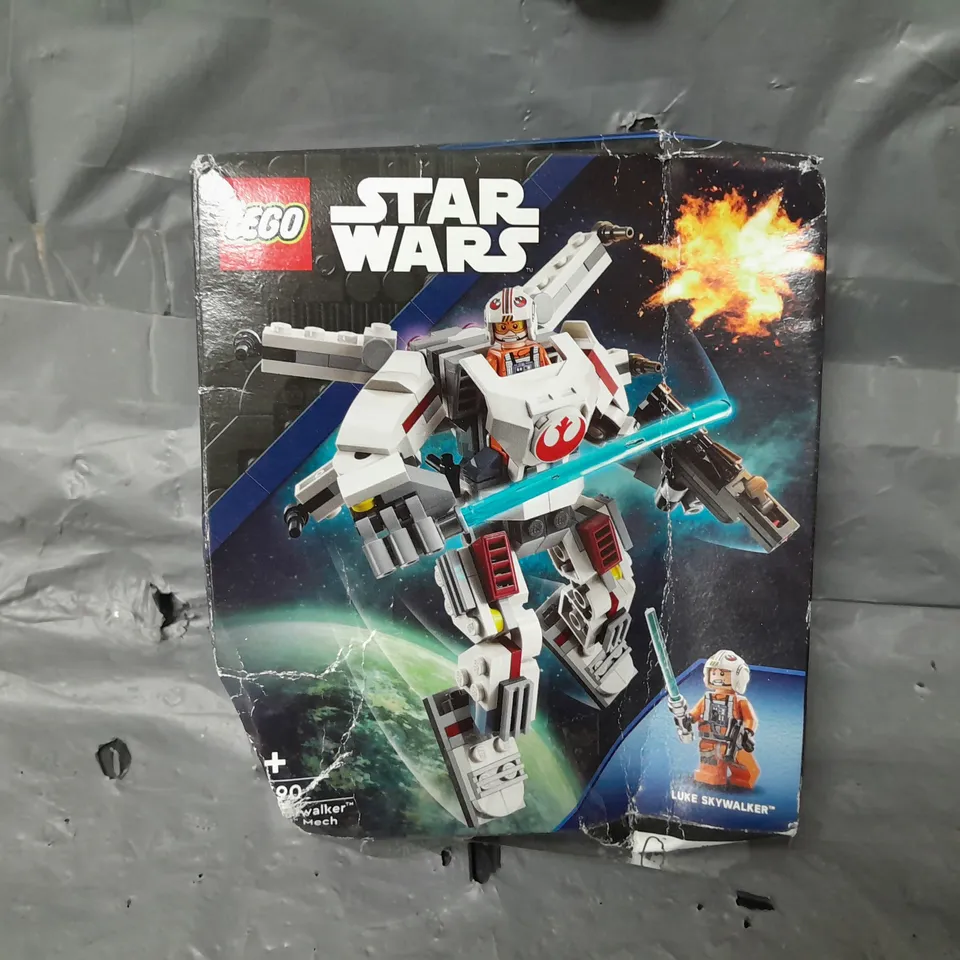 BOXED LEGO STAR WARS LUKE SKYWALKER X-WING MECH - 75390