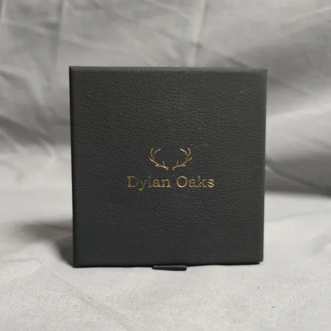 DYLAN OAKS SILVER HOOP EARRINGS – BOXED