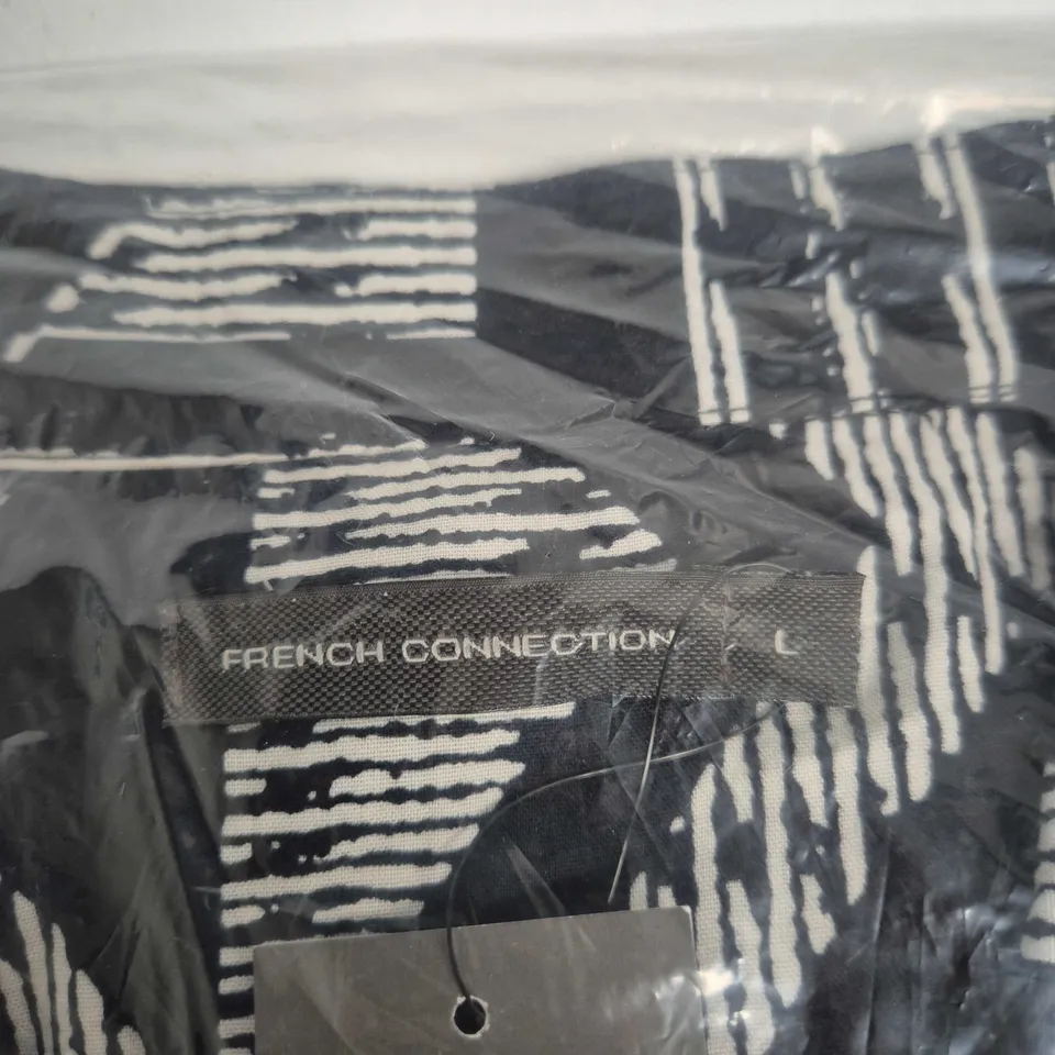 FRENCH CONNECTION BLACK PATTERNED SHIRTT – STYLE 52AZY – SIZE L