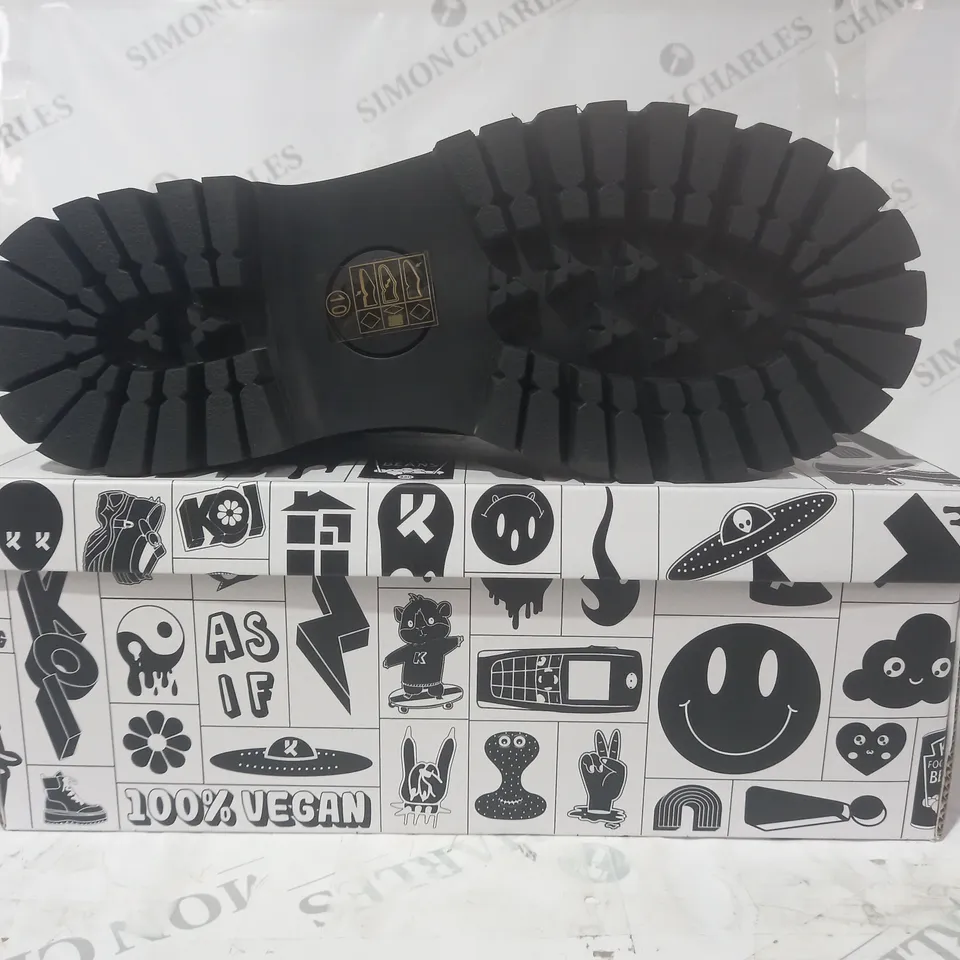 BRAND NEW BOXED PAIR OF KOI VEGAN LEATHER MORAL ALLIANCES MEN'S CROSS BOOTS IN BLACK UK SIZE 10