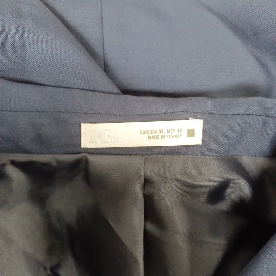 ZARA MEN'S NAVY DOUBLE-BREASTED BLAZER, UK 44 (EU 44 / US XL) – MADE IN TURKEY