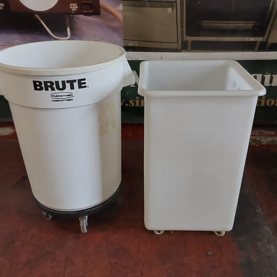 LOT OF 2x LARGE PLASTIC CONTAINERS ON WHEELS