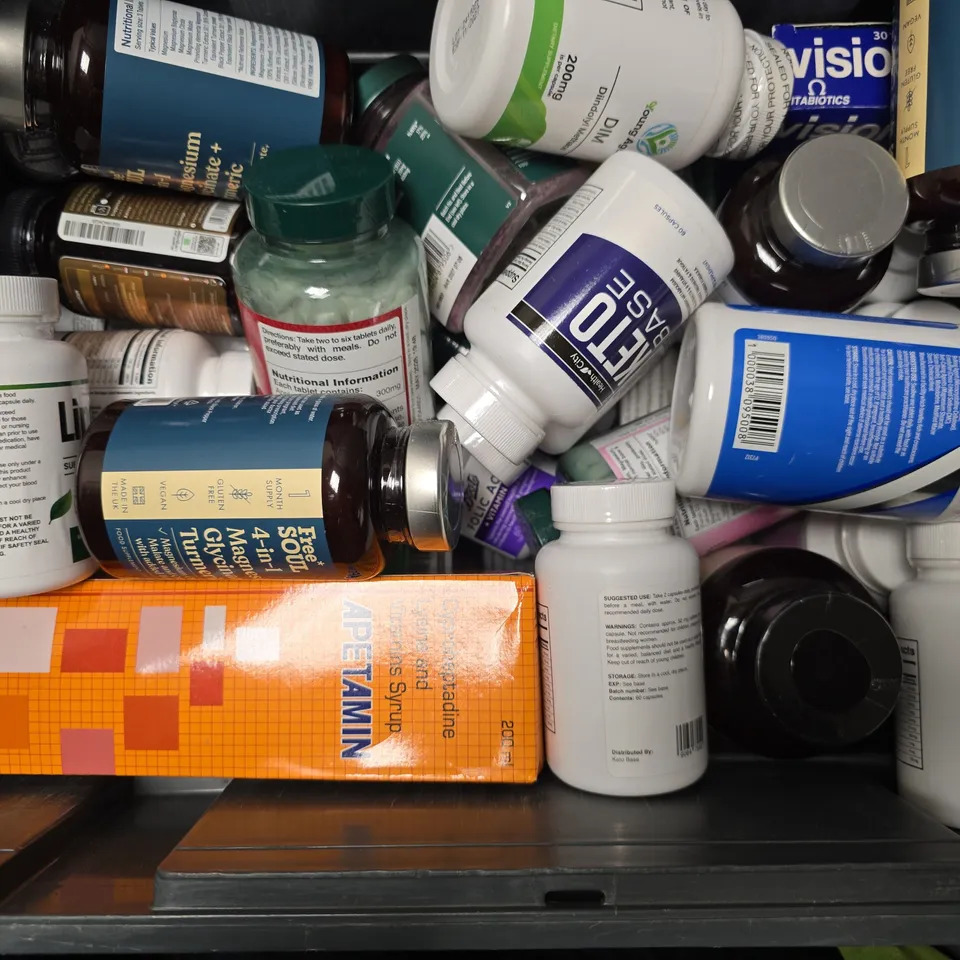 APPROXIMATELY 15 ASSORTED VITAMIN/HEALTH AID PRODUCTS TO INCLUDE REVITA ROOTS TURMERIC & BLACK PEPPER, LIPOEASE FOOD SUPPLEMENT, FREE SOUL 4IN1, ETC - COLLECTION ONLY