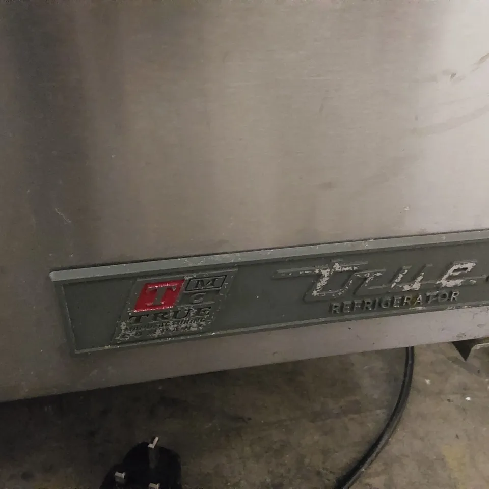 COMMERCIAL TRUE REFRIGERATED PREP COUNTER