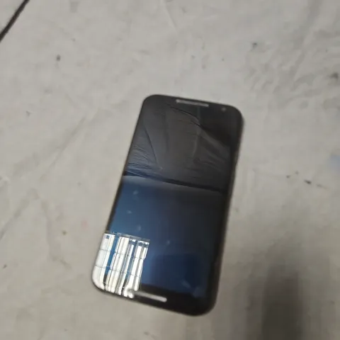 MOTOROLA MOTO X (2ND GEN) β WOOD-EFFECT BACK DOES NOT HOLD CHARGE .