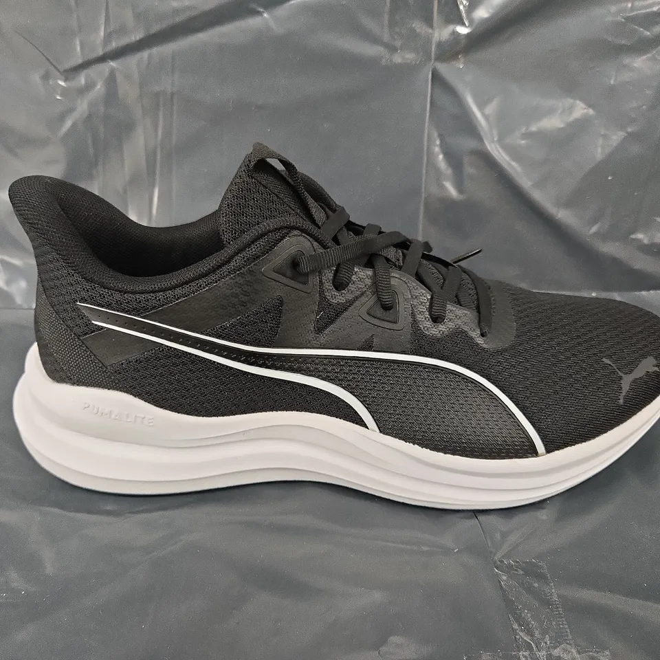 UNBOXED PAIR OF PUMALITE LACE UP TRAINERS IN BLACK/WHITE - UK 8.5