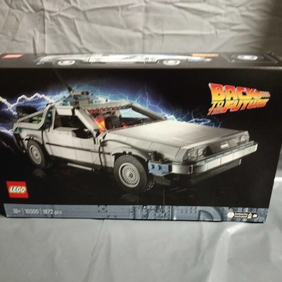 LEGO BACK TO THE FUTURE TIME MACHINE - 10300