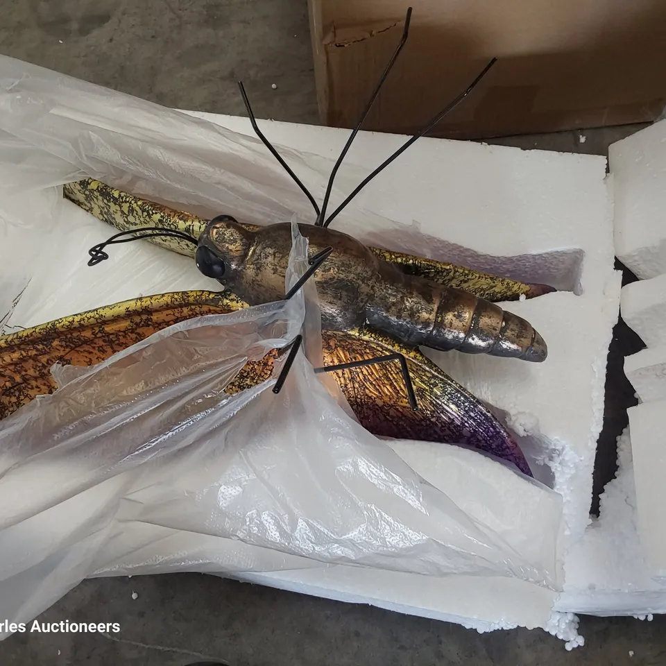 BOXED LARGE GARDEN BUTTERFLY ORNAMENT 
