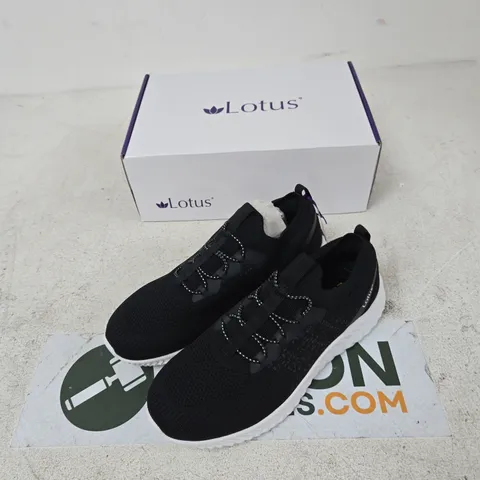 LOTUS GIRONA ULS554 BLACK TRAINERS β BOXED, UK7 (EU40)