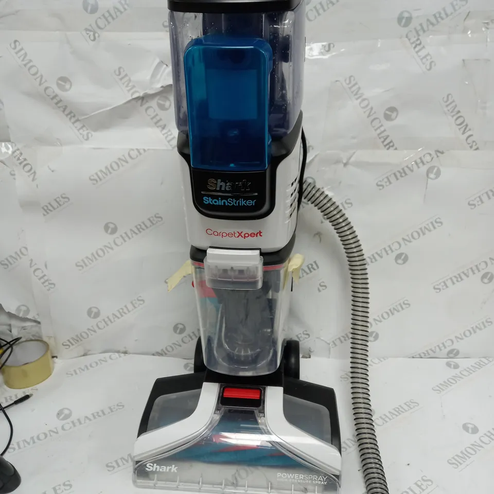 SHARK CARPET XPERT DEEP CARPET CLEANER & BUILT IN STAIN STRIKER EX200UK - COLLECTION ONLY