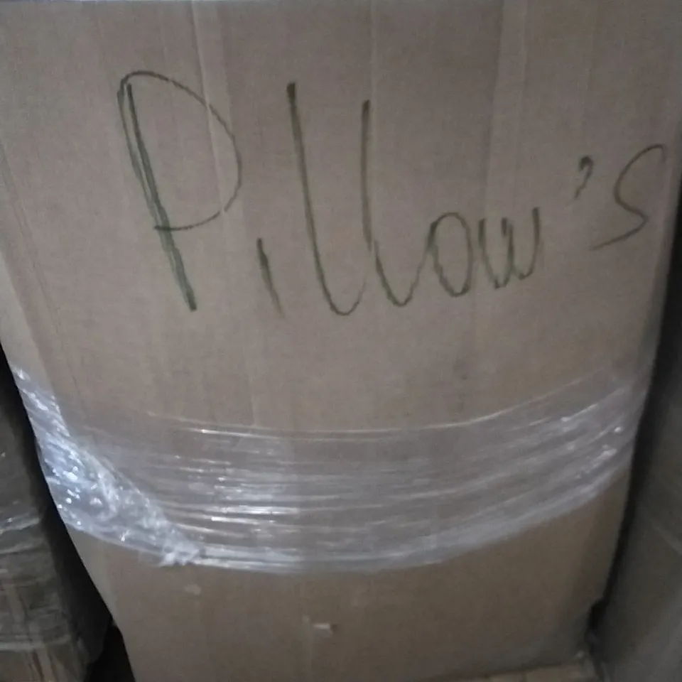 A PALLET CONTAINING A LARGE QUANTITY OF ASSORTED PILLOWS AND SIMILAR PRODUCTS ETC