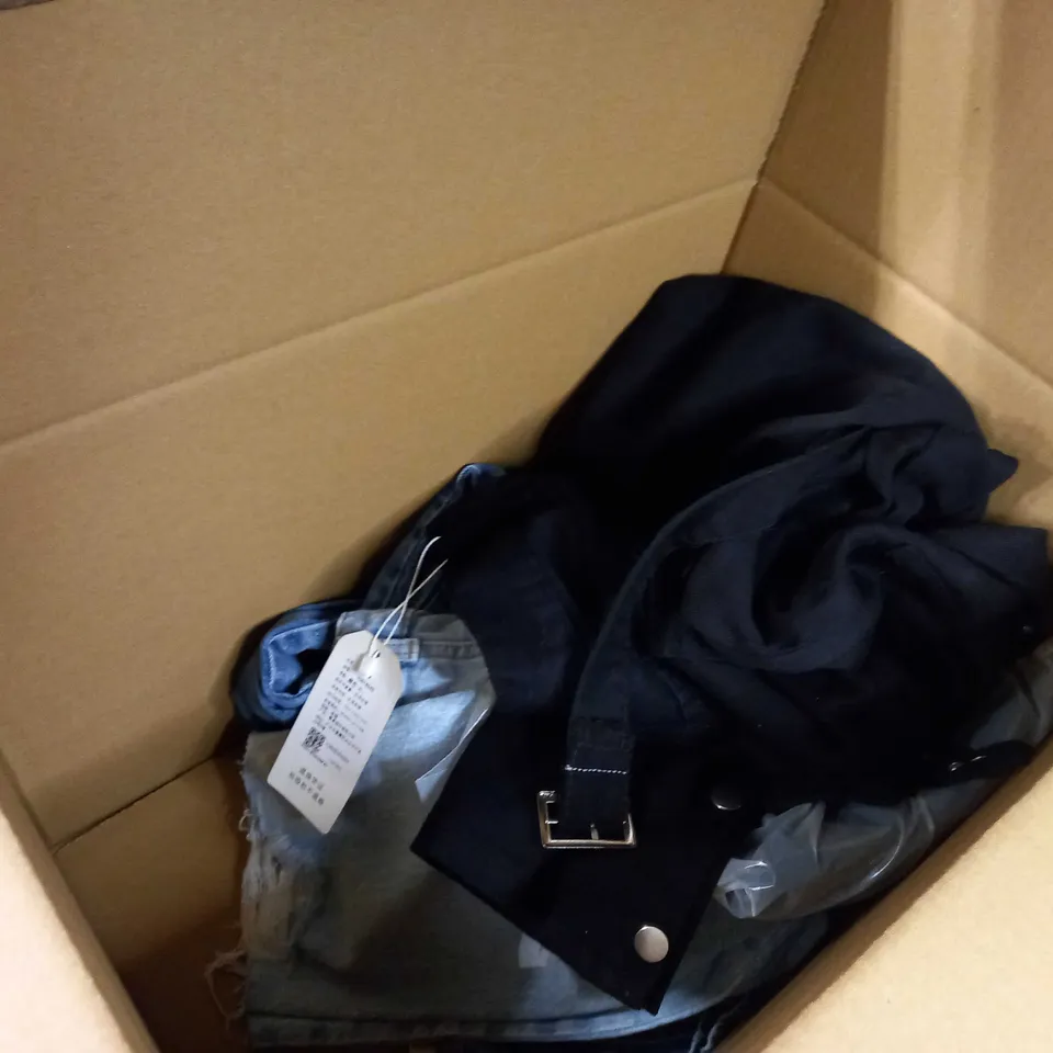 BOX OF APPROX 7 ASSORTED JEANS VARYING IN SIZE/COLOUR/STYLE