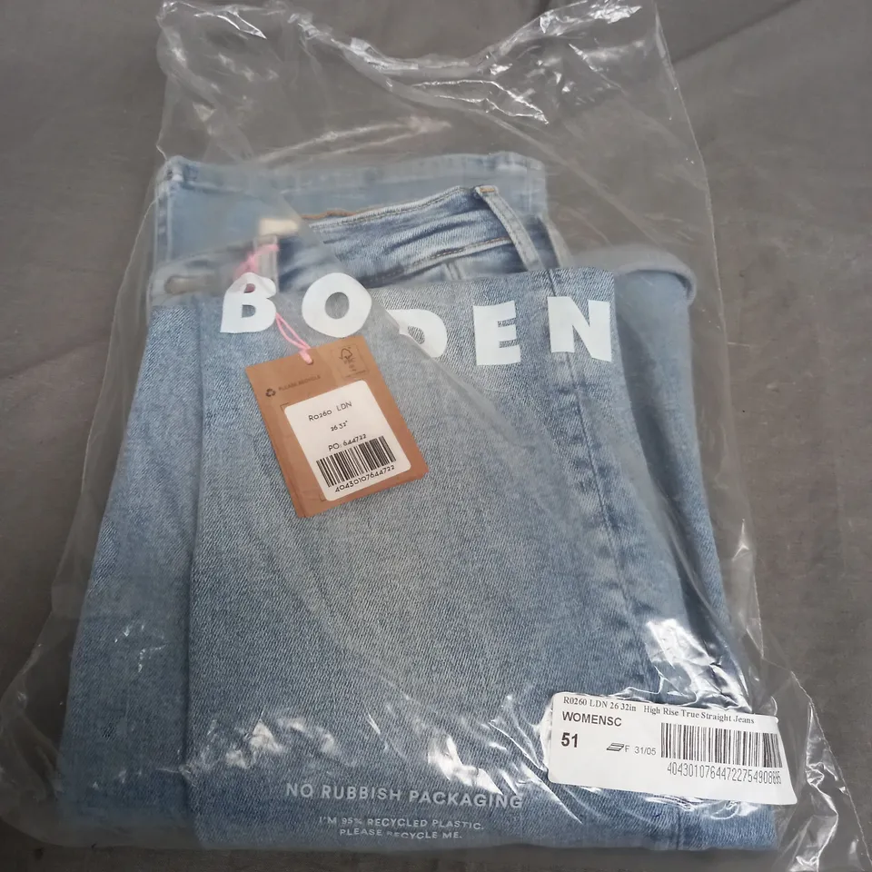 BODEN HIGH RISE TRUE STRAIGHT JEANS IN LIGHT DENIM - 26W 32L