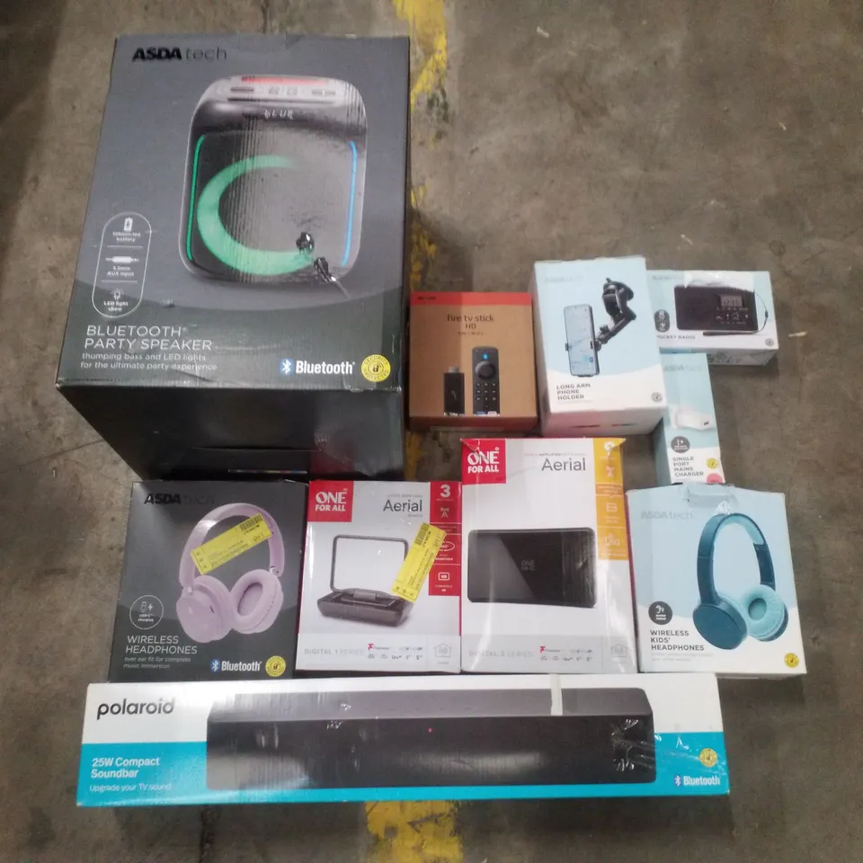 PALLET CONTAINING ASSORTED ELECTRICAL RETURNS INCLUDING BLUETOOTH PARTY SPEAKERS, WIRELESS HEADPHONES, AERIALS, 25W COMPACT SOUNDBAR, POCKET RADIO & LONG ARM PHONE HOLDER