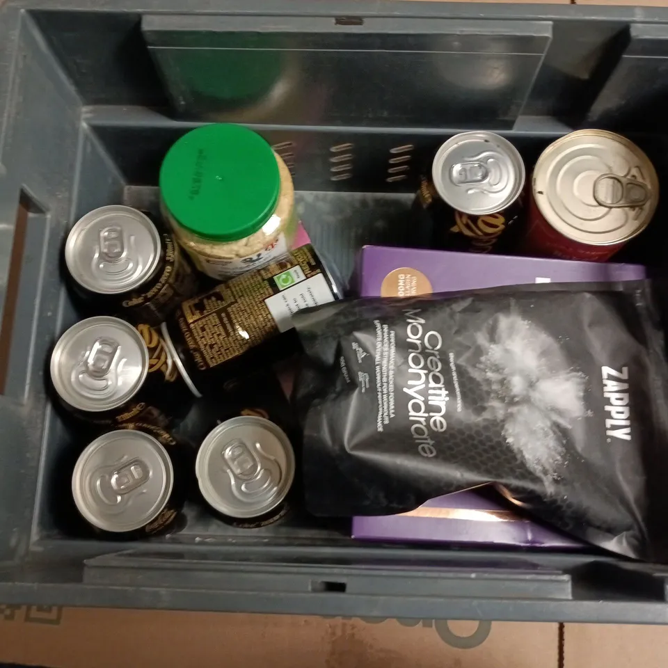 APPROXIMATELY 12 ASSORTED FOOD AND DRINKS ITEMS TO INCLUDE - MYVEGAN WHITE CHOCOLATE RASPBERRY PROTEIN POWDER, HEINZ LIGHT MAYO, ZERO CAFFEINE COCA-COLA ETC 