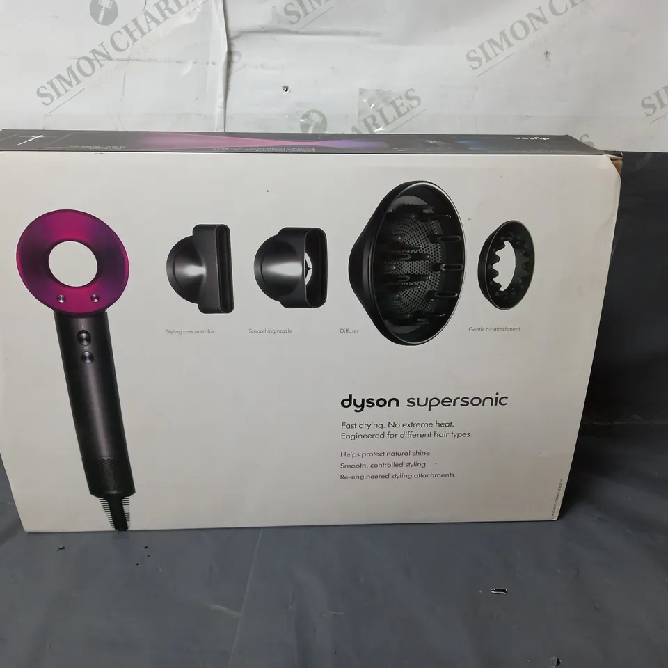 DYSON SUPERSONIC HAIRDRYER WITH ACCESSORIES