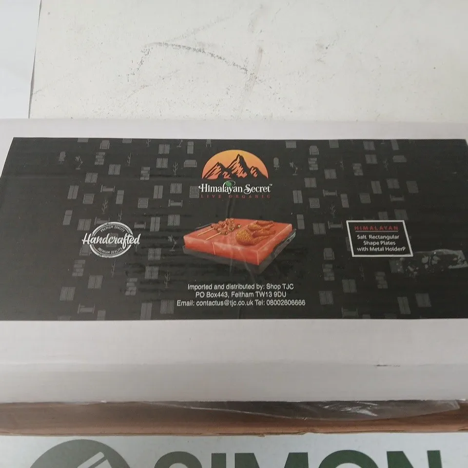 HIMALAYAN SECRET SALT PLATES WITH METAL HOLDER 