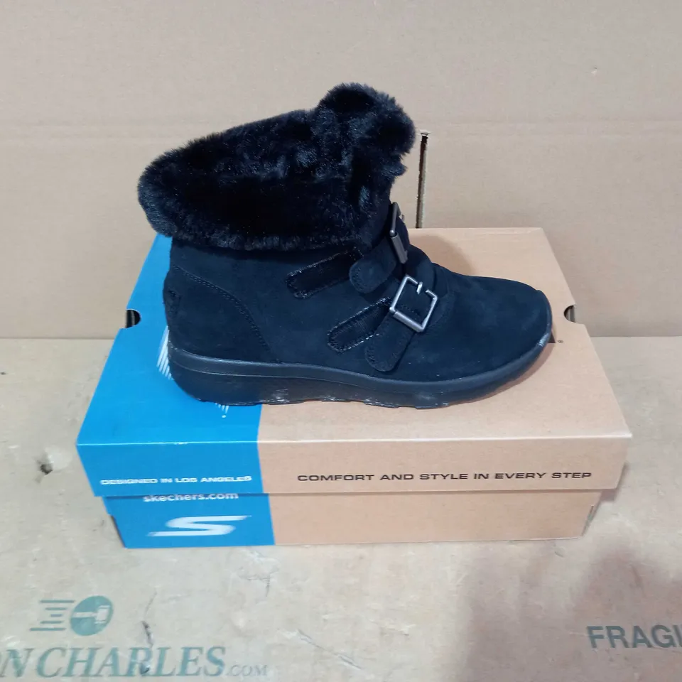 BOXED PAIR OF SKECHERS - SIZE 5