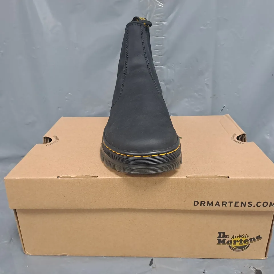 BOXED PAIR OF DR MARTENS EMBURY CHELSEA BOOTS IN BLACK SIZE UK 6