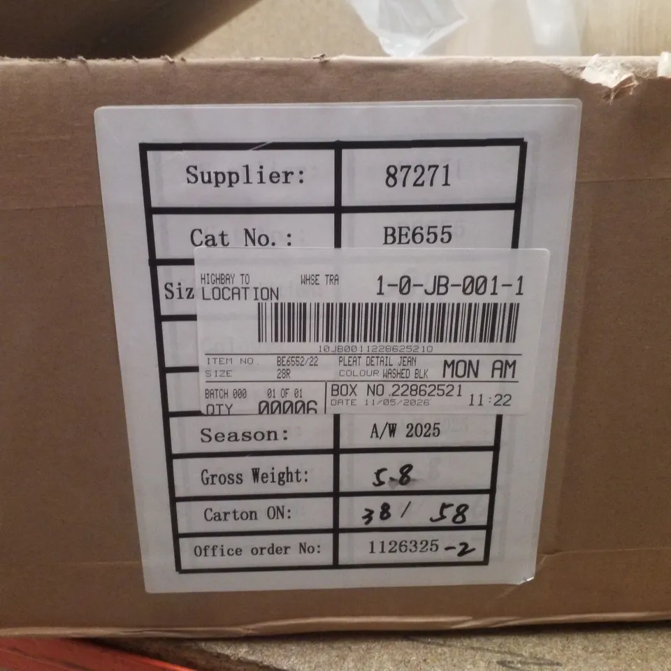 BOX CONTAINING APPROXIMATELY 6 BRAND NEW SIMPLY BE WASHED BLACK PLEAT DETAIL JEANS - 28R