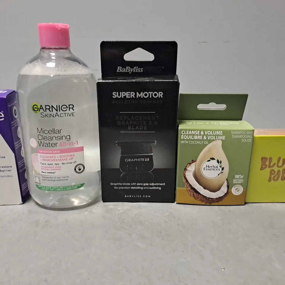 APPROXIMATELY 16 ASSORTED COSMETIC PRODUCTS TO INCLUDE - GARNIER MICELLAR WATER , BABYLISS SUPER MOTOR , CLEANSE & VOLUME ETC