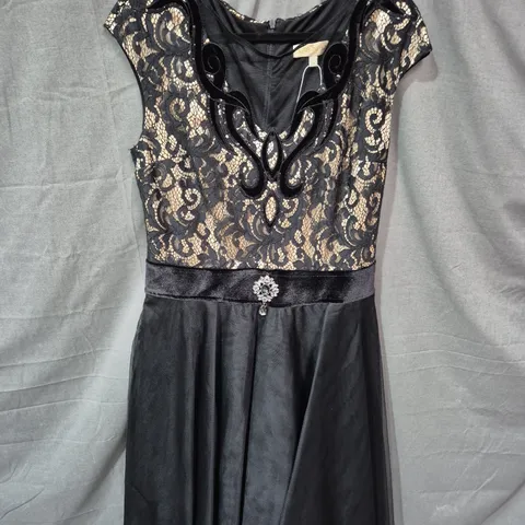 RED ROYAL LONDON WOMEN'S BLACK LACE DRESS WITH SATIN BELT - SIZE XL