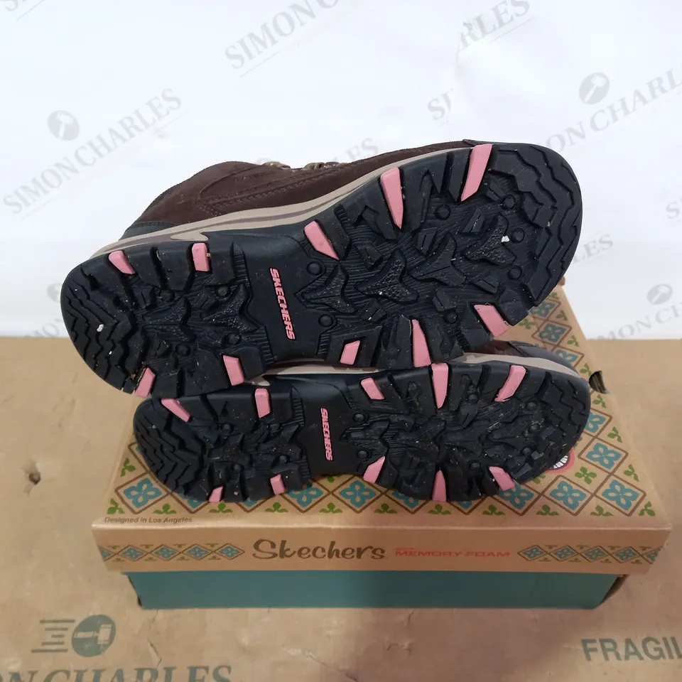 BOXED PAIR OF SKECHERS - SIZE 4