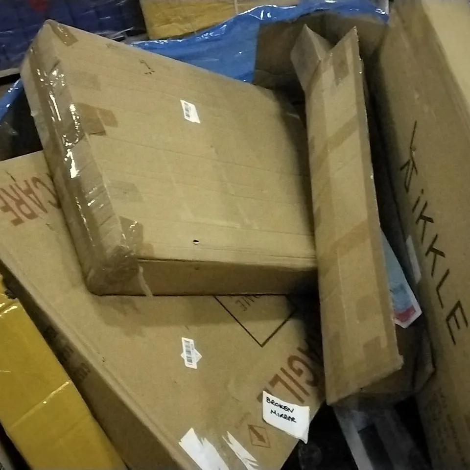 PALLET OF ASSORTED ITEMS INCLUDING AN AIR COOLER , FAKE PLANT , BLACK GLASS , UMBRELLA 