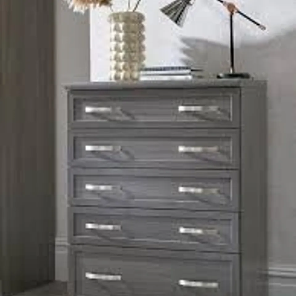 BOXED CAMBERLEY GRADUATED 5 DRAWER CHEST RRP £159.99