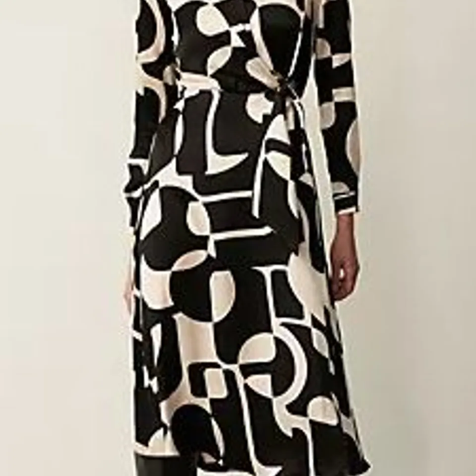 FINERY ANNIE SATIN DRESS WITH TWIST FRONT BLACK GEO SIZE 20