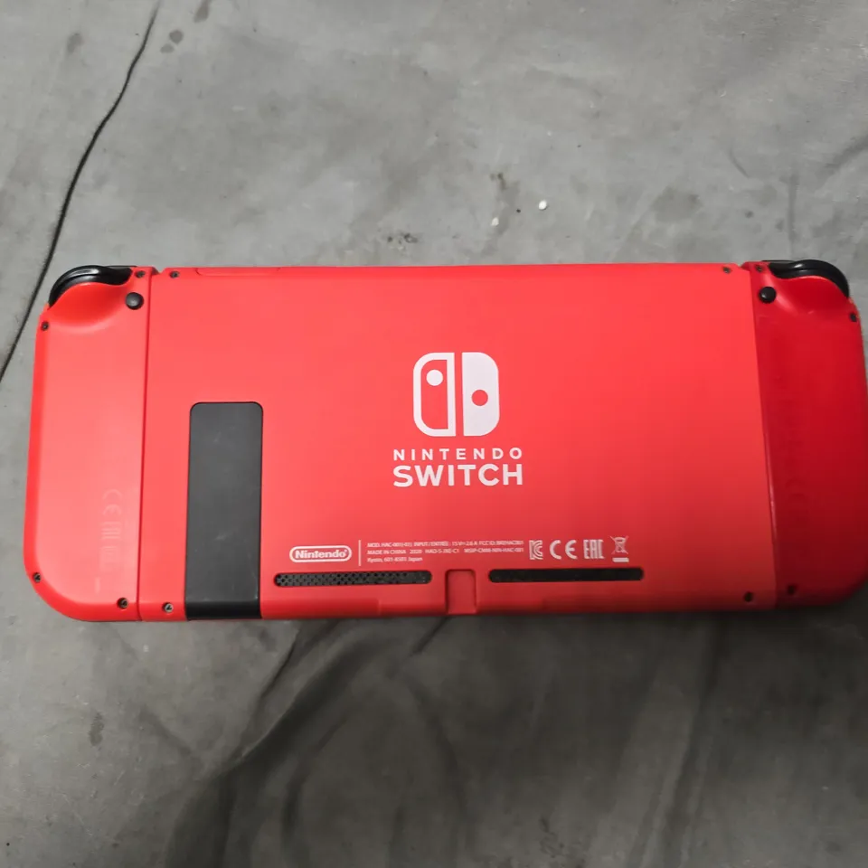 NINTENDO SWITCH GAMING CONSOLE - HAC-001(-01)