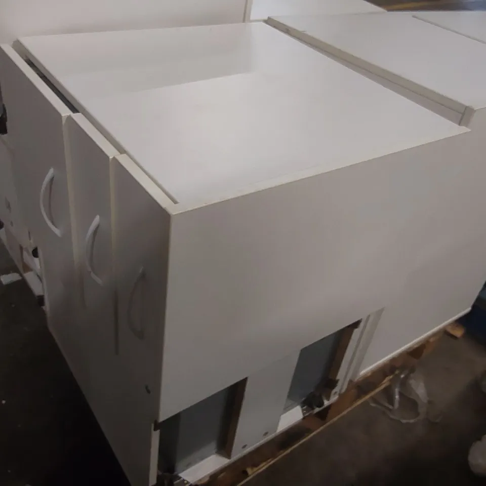 PALLET CONTAINING 9x ASSORTED WOODEN WHITE DRAWER CABINETS