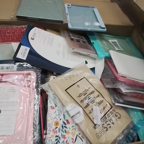 PALLET CONTAINING A LARGE QUANTITY OF TABLET CASES AND SCREEN PROTECTORS 