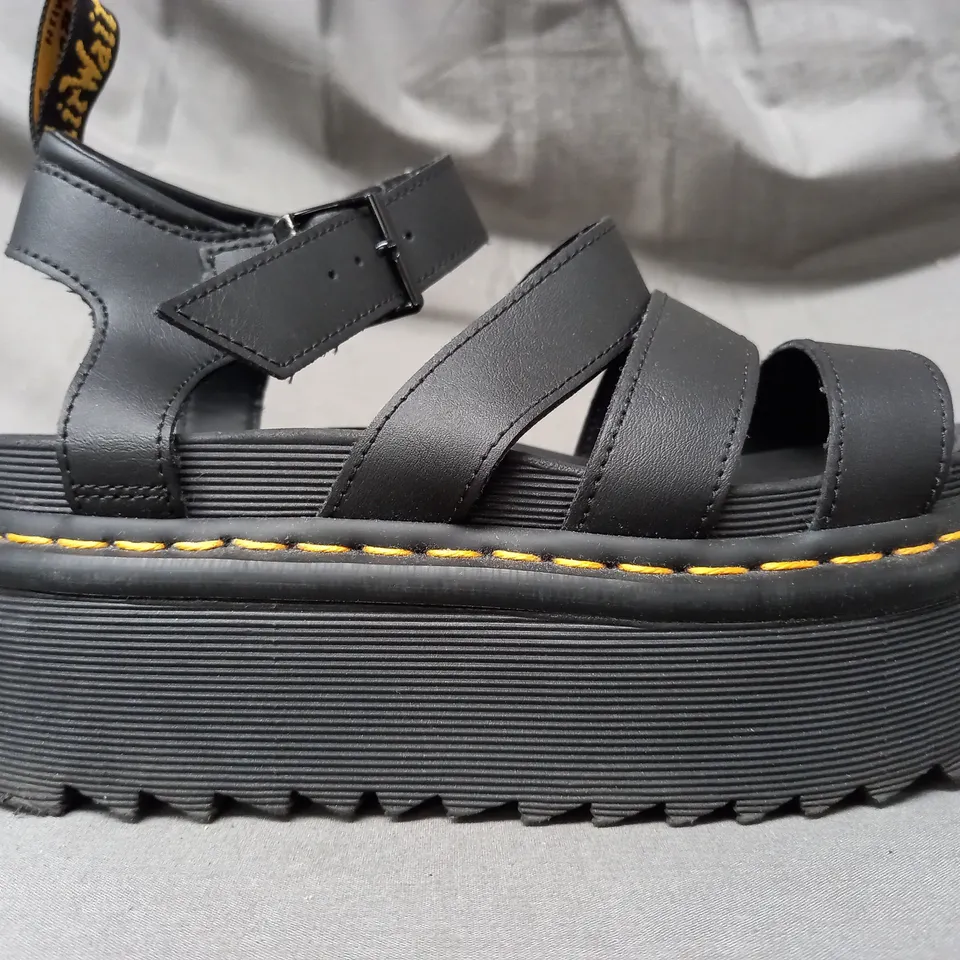 PAIR OF DR MARTENS PLATFORM OPEN TOE SANDALS IN BLACK UK SIZE 5