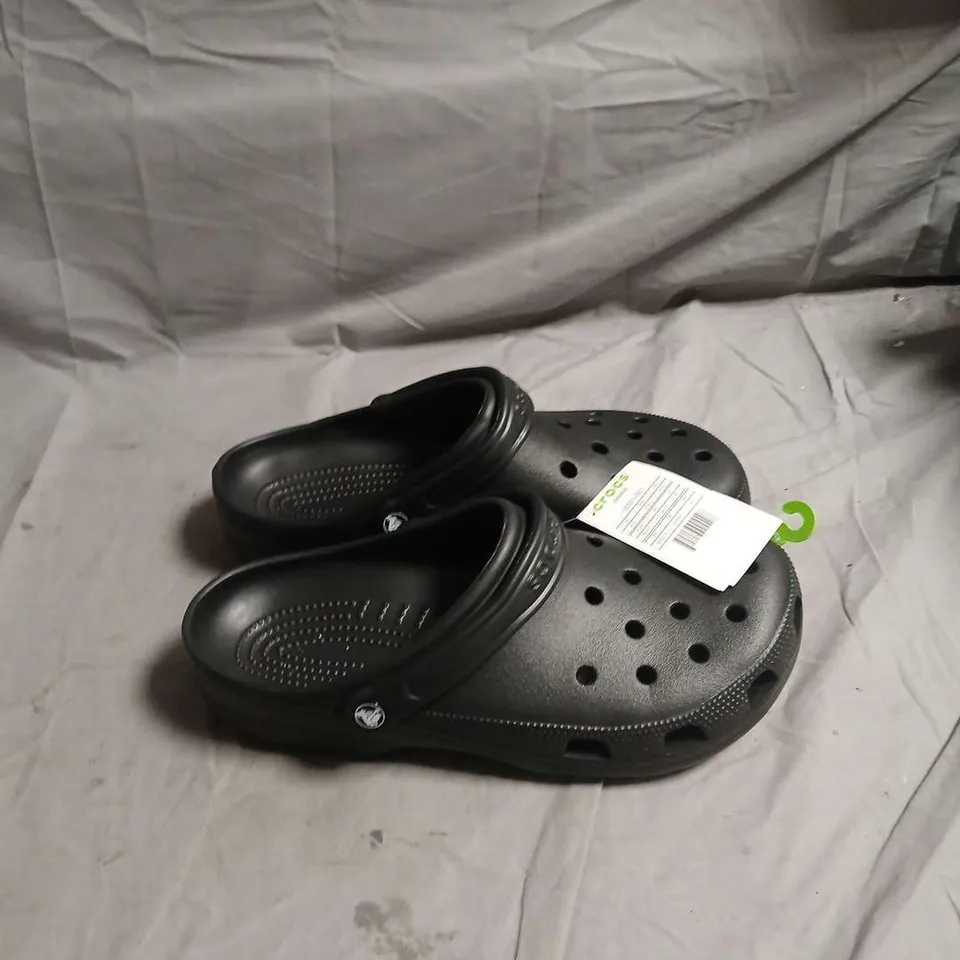CROCS CLASSIC BLACK CLOG WITH HEEL STRAP - SIZE UK M12