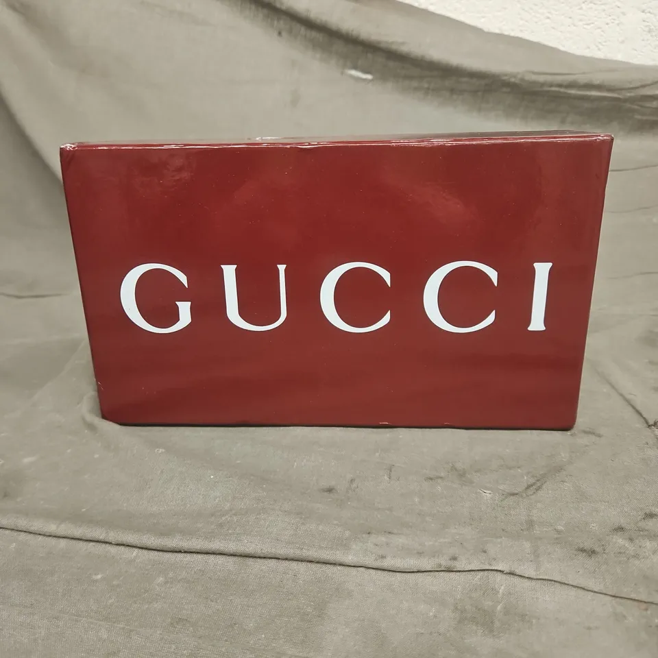 GUCCI GG SUPREME WALLET – BEIGE MONOGRAM CANVAS WITH HORSEBIT CLASP
