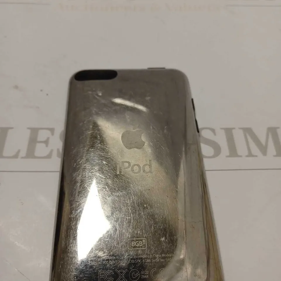 APPLE IPOD 8GB MODEL A1288