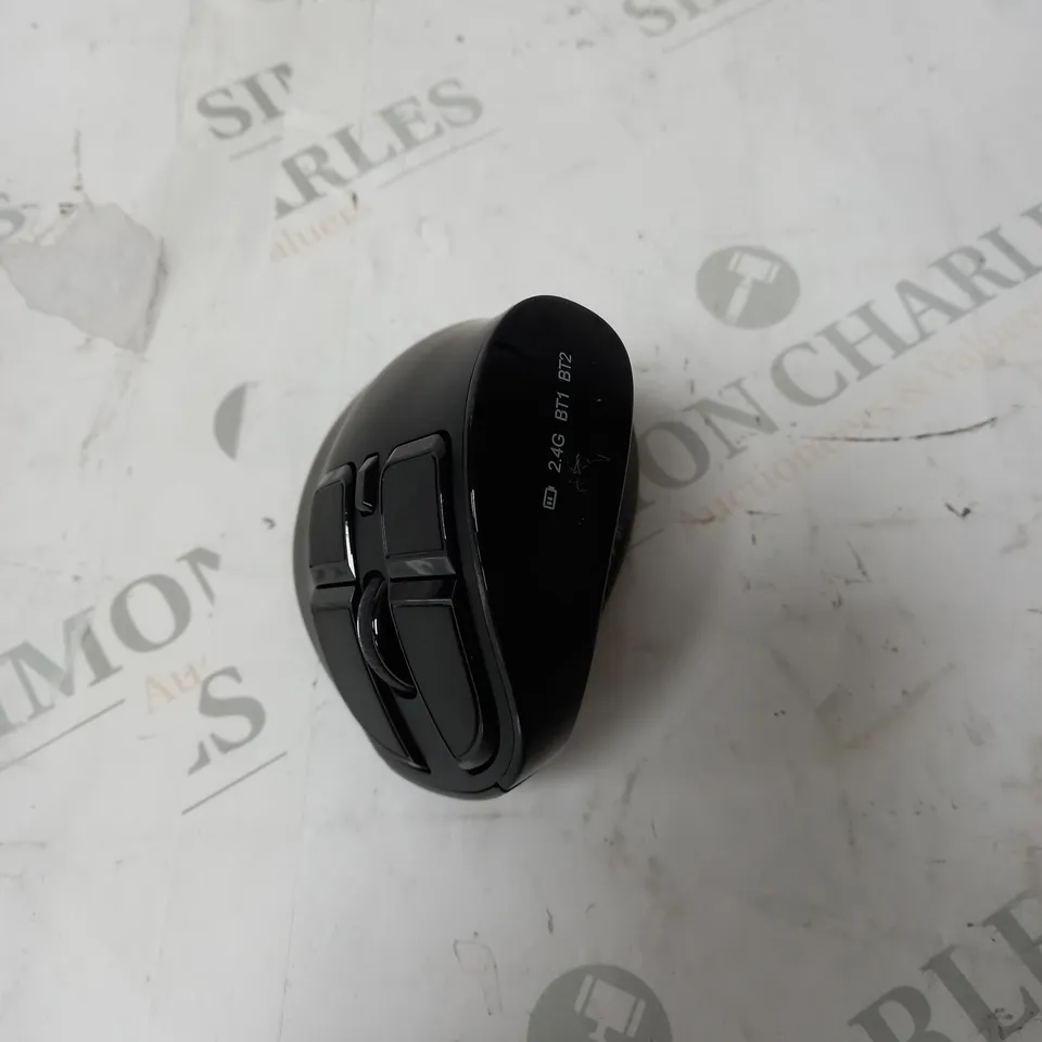 BOXED WIRELESS VERTICAL ERGONOMIC MOUSE 