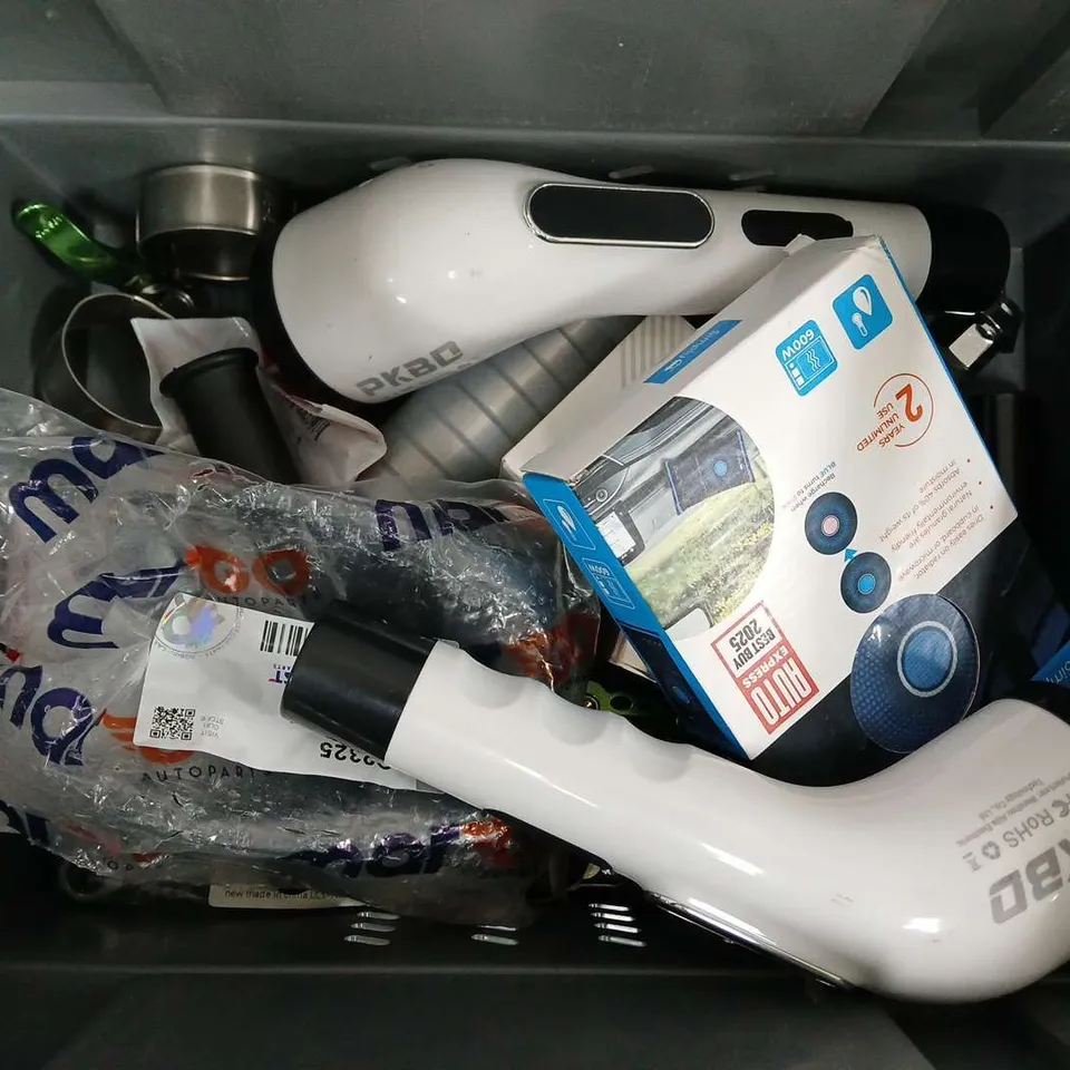 APPROXIMATELY 12 ASSORTED VEHICLE PARTS & ACCESORIES TO INCLUDE REUSABLE DEHUMIDIFIER, REAR SPRING BRACKET, POLISH GUN, ETC