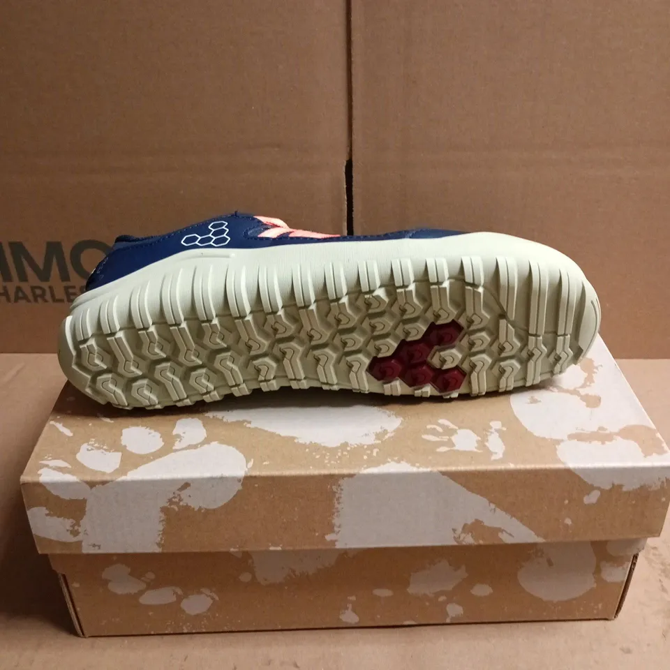 BOXED PAIR OF VIVOBAREFOOT EXPLORE AT KIDS' TRAINERS - 2