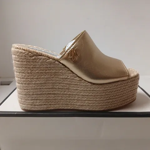 STEVE MADDEN GOLD LEATHER PLATFORM WEDGE SANDALS – UK 4