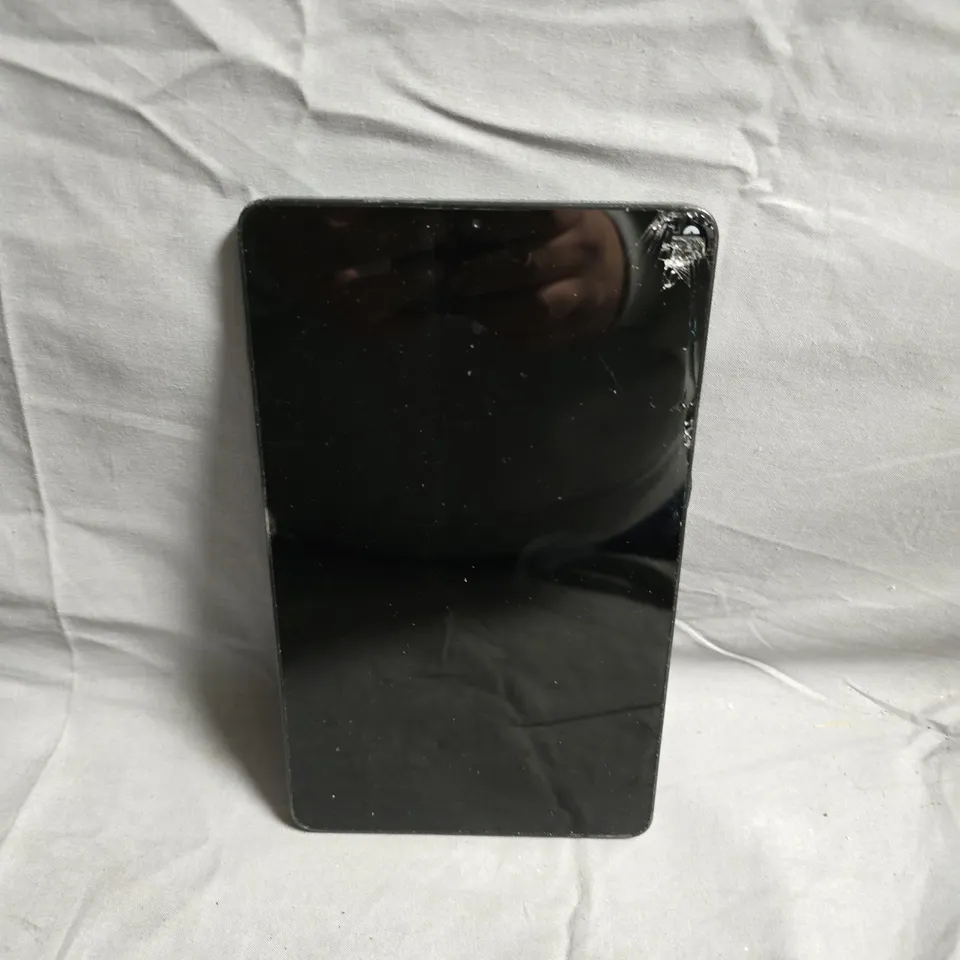 SAMSUNG TABLET - MODEL UNSPECIFIED - DOES NOT POWER ON 